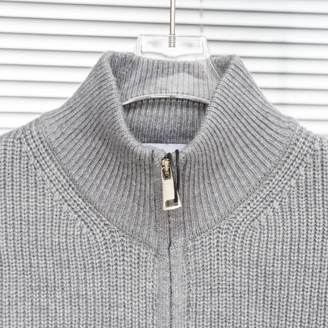 P310 top version (different currencies) Style: Stone Island STONE LSLAND high weight knitted wool cardigan jacket Color: Picture color Size: M-XXXL Fabric: Blended Accessories: Full set of customized accessories No gender distinction, same style for men and women